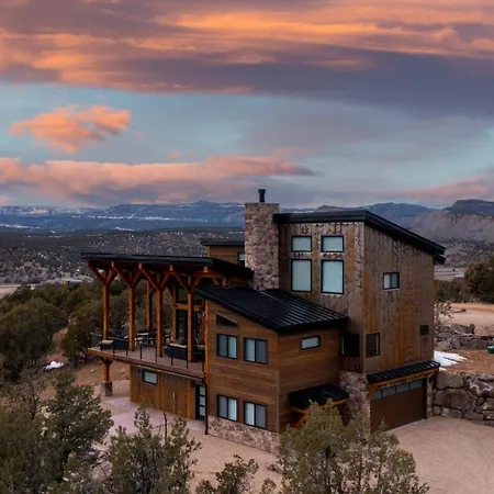 Stunning Luxury Family Home Near Zion National Park